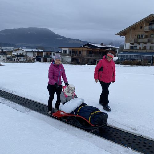 Rodler auf dem Zauberteppich
