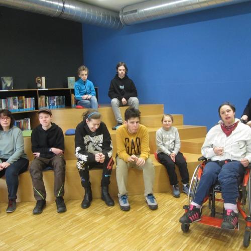 Schülergruppe in der KUBI