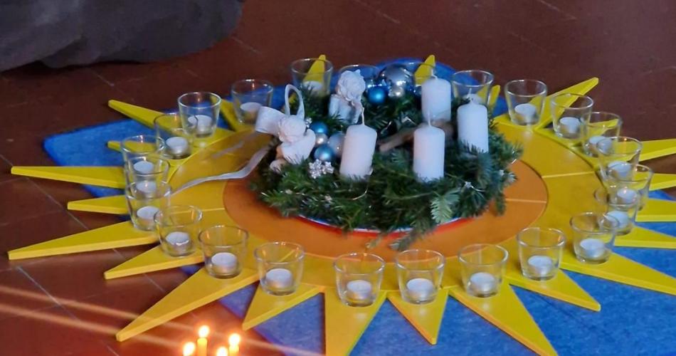 Hier ist ein Bild vom Adventkranz